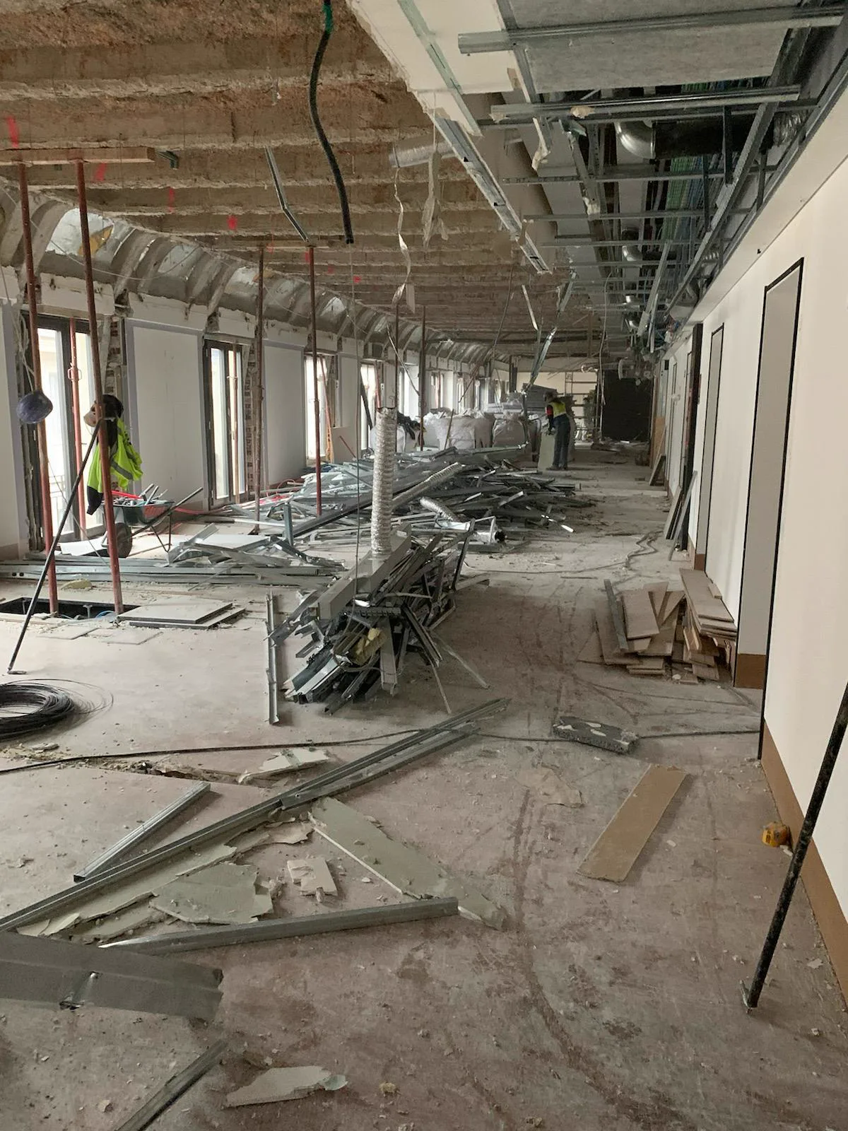 Strip out di interni in un cantiere C.D.S.